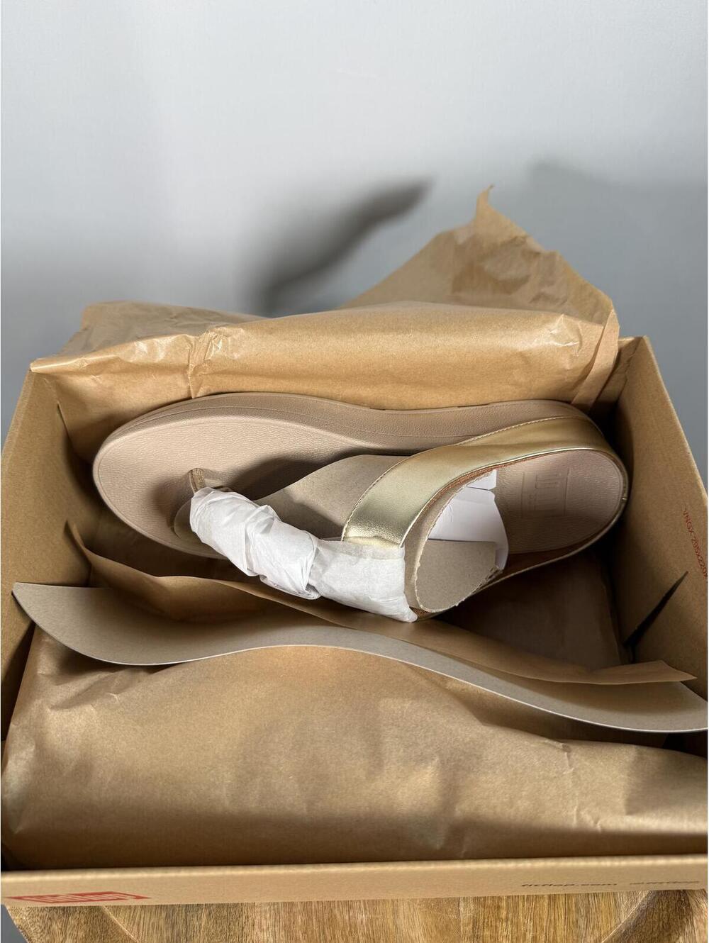 FitFlop Galaxy Toe Wedge Flip Flop Women’s US 9 Platino Sandals NWB - Picture 3 of 12